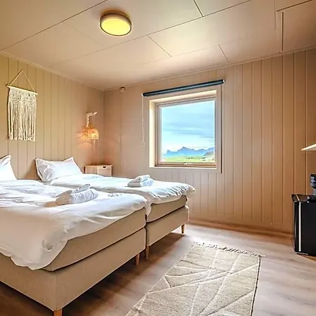 Hotel Ryten & Kvalvika Trail Farm