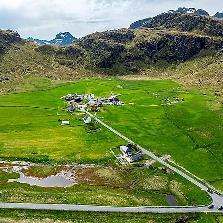Ryten & Kvalvika Trail Farm Ramberg