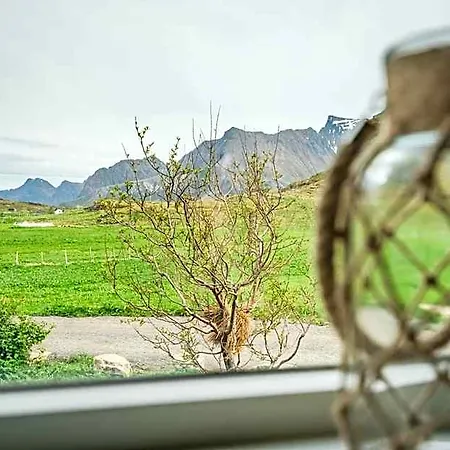 Ryten & Kvalvika Trail Farm Hotel *