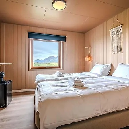 Hotel Ryten & Kvalvika Trail Farm