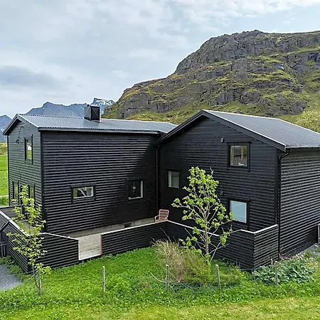 Hotel Ryten & Kvalvika Trail Farm