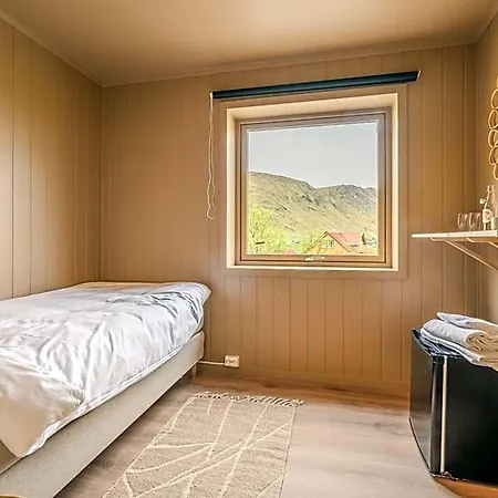 Hotel Ryten & Kvalvika Trail Farm
